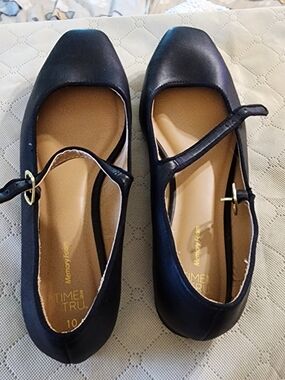 Time and Tru Black Mary Jane Flats with Gold Buckle